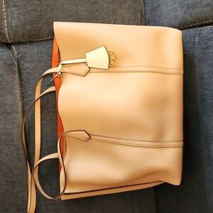 Tory Burch Perry Cream/tan Pebbled Leather Tote Bag NWOT